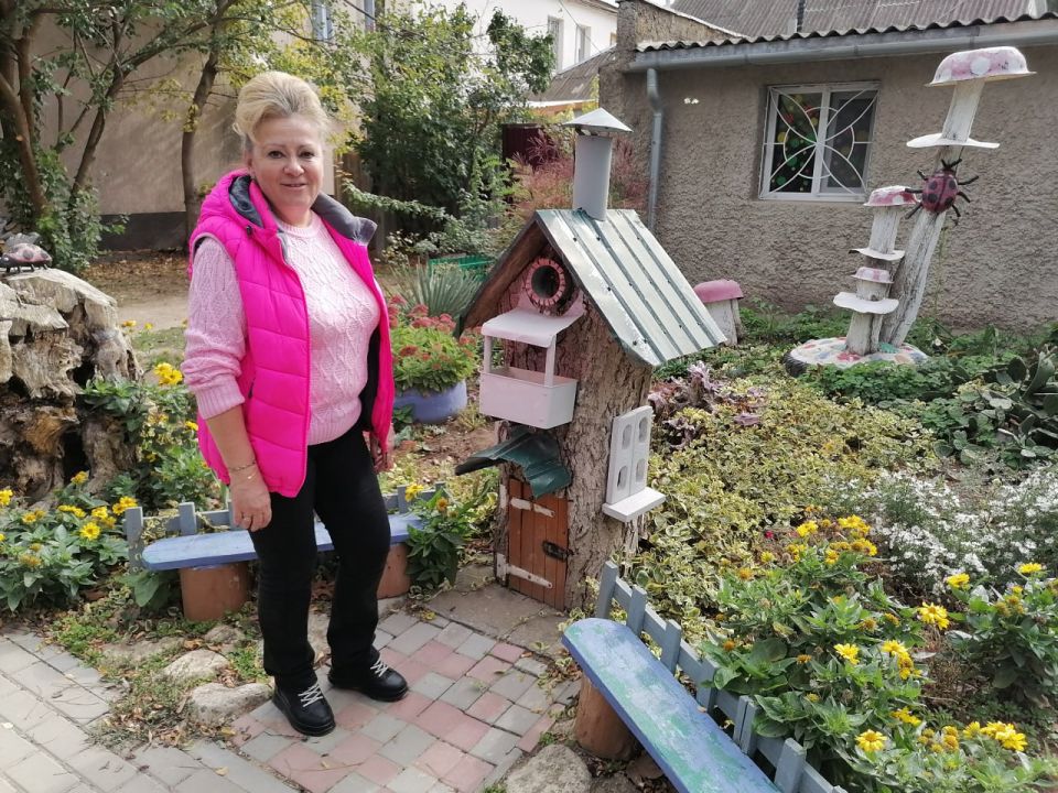 Светлана Маслова: Еще один объект благоустройства в пгт.Раздольное, который мы посетили – это Сквер ветеранов им. Омесова Андрея Алексеевича, который реализуется в рамках Республиканской программы социально-экономического... Светлана Маслова: Еще один объект благоустройства в пгт.Раздольное, который мы посетили – это Сквер ветеранов им. Омесова Андрея Алексеевича, который реализуется в рамках Республиканской программы социально-экономического...