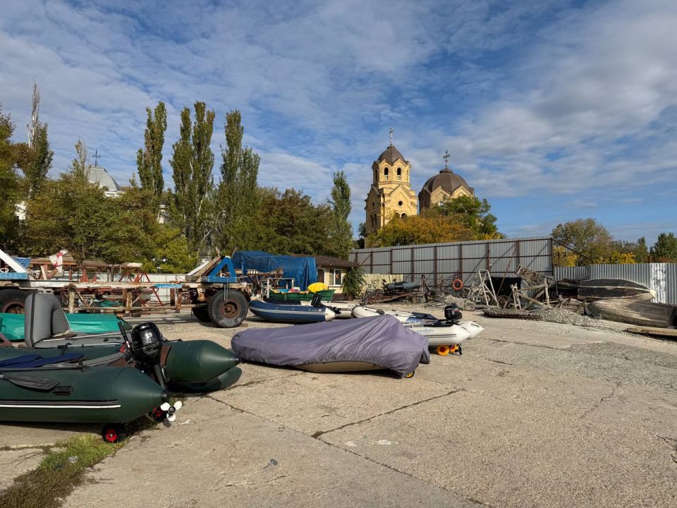 Александр Юрьев: В рамках рабочего визита в Евпаторию депутата Государственной Думы РФ Леонида Бабашова обсудили перспективы развития морской школы им. Героя России Олега Белавенцева Александр Юрьев: В рамках рабочего визита в Евпаторию депутата Государственной Думы РФ Леонида Бабашова обсудили перспективы развития морской школы им. Героя России Олега Белавенцева