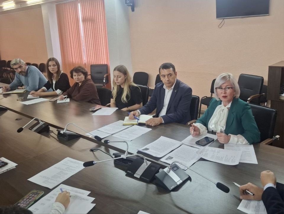 В Госкомнаце Крыма прошло рабочее совещание по вопросу организации и проведения памятных мероприятиях, посвященных 105-летию со дня рождения дважды Героя Советского Союза Амет-Хана Султана В Госкомнаце Крыма прошло рабочее совещание по вопросу организации и проведения памятных мероприятиях, посвященных 105-летию со дня рождения дважды Героя Советского Союза Амет-Хана Султана