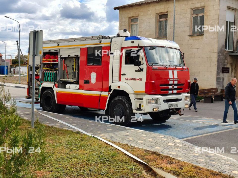 Скопление пожарных возле Раздольненской больницы оказалось учениями