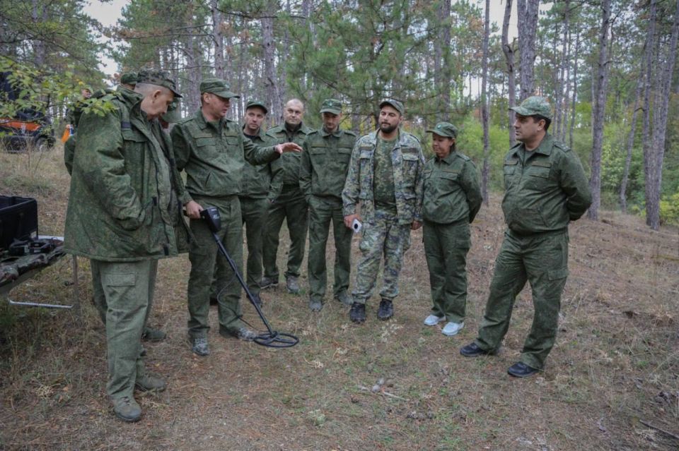 Следователи-криминалисты полуострова в канун своего профессионального праздника провели практические учения Следователи-криминалисты полуострова в канун своего профессионального праздника провели практические учения