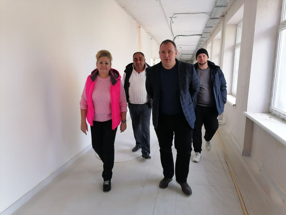 Светлана Маслова: В этом году в Ковыльненской школе им. А. Смолко проводится капитальный ремонт, ход которого мы осмотрели Светлана Маслова: В этом году в Ковыльненской школе им. А. Смолко проводится капитальный ремонт, ход которого мы осмотрели