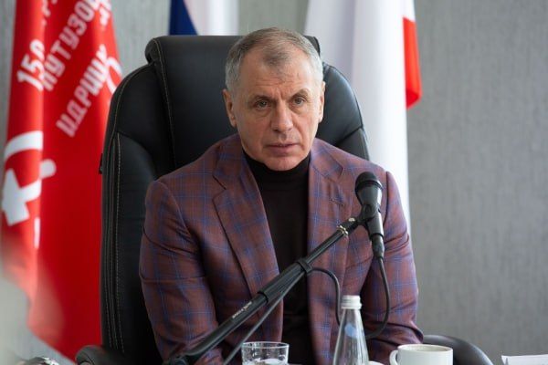 Заур Смирнов представил доклад о межнациональных отношениях на заседании Комитета Госсовета Крыма Заур Смирнов представил доклад о межнациональных отношениях на заседании Комитета Госсовета Крыма