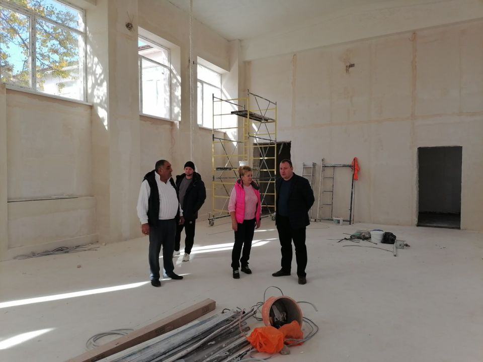 Светлана Маслова: В этом году в Ковыльненской школе им. А. Смолко проводится капитальный ремонт, ход которого мы осмотрели Светлана Маслова: В этом году в Ковыльненской школе им. А. Смолко проводится капитальный ремонт, ход которого мы осмотрели