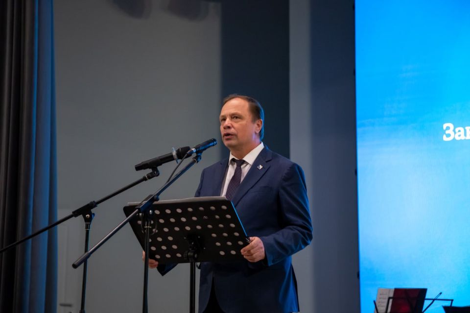 В Управлении МВД России по г. Севастополю для сотрудников и кадет ОВД организовали лекцию о сохранении традиционных духовных ценностей В Управлении МВД России по г. Севастополю для сотрудников и кадет ОВД организовали лекцию о сохранении традиционных духовных ценностей