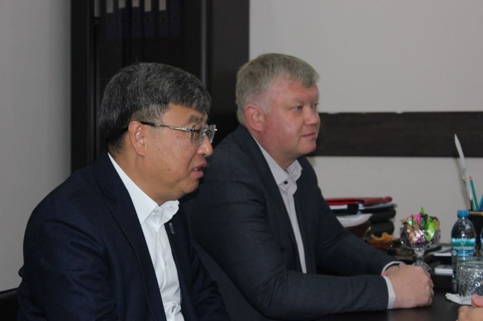 Владимир Ким: Вместе с Главой муниципального образования Иваном Козыревым встретились с участником региональной кадровой программы «Герои Крыма» Дмитрием Милосердовым Владимир Ким: Вместе с Главой муниципального образования Иваном Козыревым встретились с участником региональной кадровой программы «Герои Крыма» Дмитрием Милосердовым