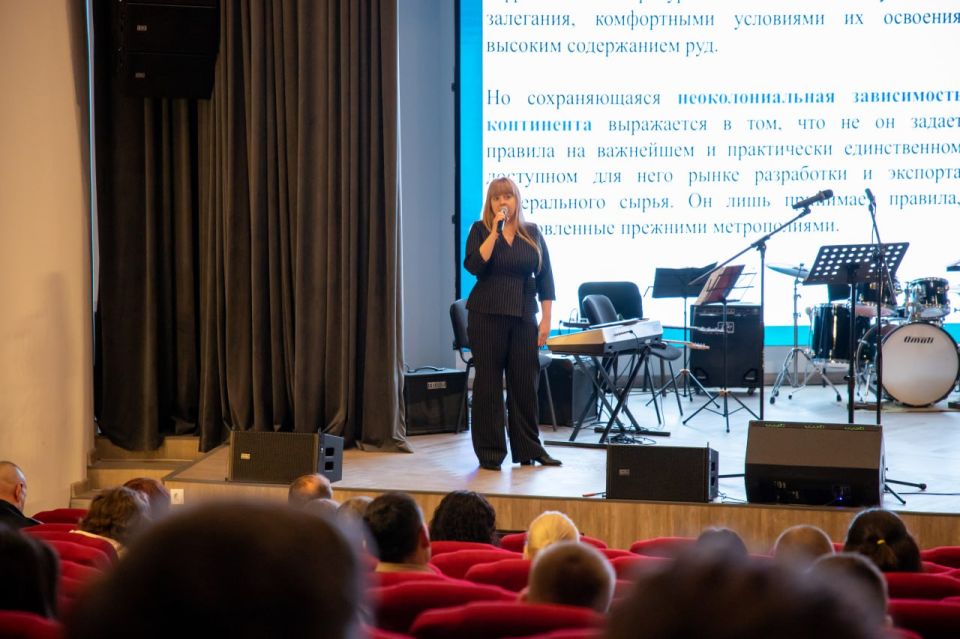 В Управлении МВД России по г. Севастополю для сотрудников и кадет ОВД организовали лекцию о сохранении традиционных духовных ценностей В Управлении МВД России по г. Севастополю для сотрудников и кадет ОВД организовали лекцию о сохранении традиционных духовных ценностей