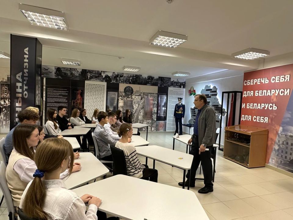 Валентина Лаврик: Делегация учителей из общеобразовательного учреждения Симферополя посетила с рабочим визитом столицу Республики Беларусь Валентина Лаврик: Делегация учителей из общеобразовательного учреждения Симферополя посетила с рабочим визитом столицу Республики Беларусь