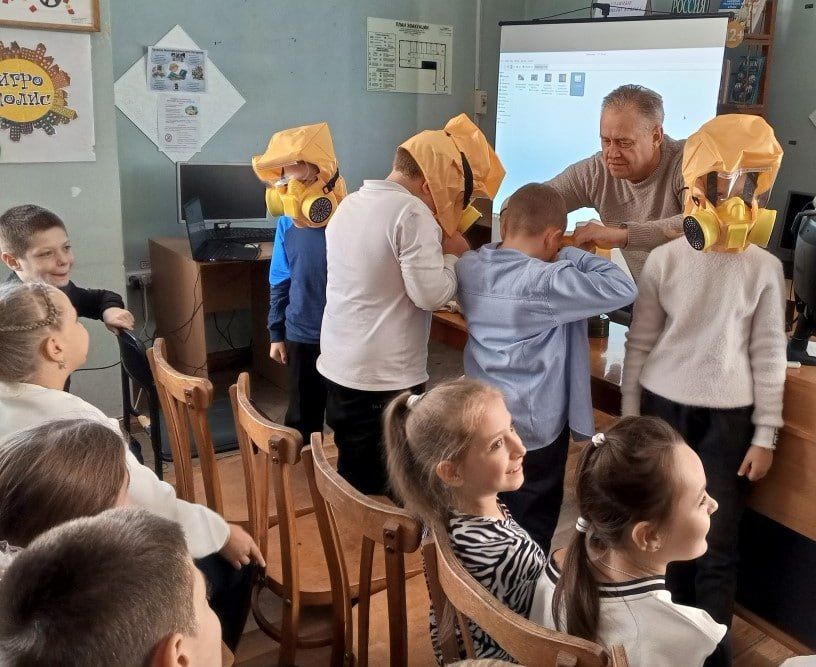 С детьми о вопросах безопасности С детьми о вопросах безопасности