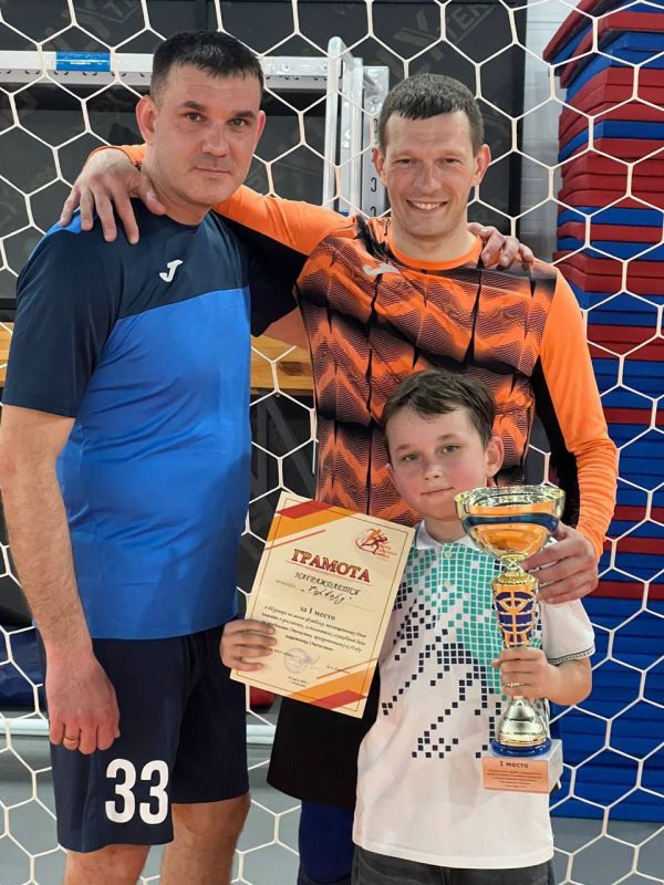 #сПапойВместе. На фотографии запечатлен начальник отделения по делам несовершеннолетних ОУУП и ПДН ОМВД России по г. Евпатории, подполковник полиции Алексей Зиньков, вместе со своим 11-летним сыном Кириллом #сПапойВместе. На фотографии запечатлен начальник отделения по делам несовершеннолетних ОУУП и ПДН ОМВД России по г. Евпатории, подполковник полиции Алексей Зиньков, вместе со своим 11-летним сыном Кириллом