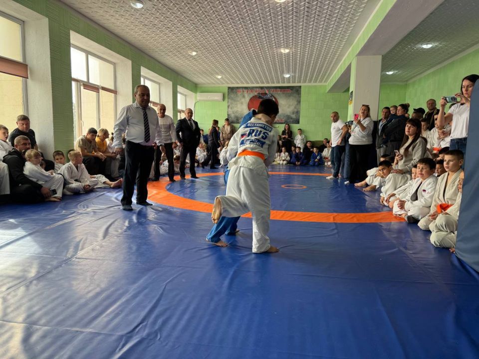 Антон Кравец: В с. Садовое вчера проходило открытое первенство Нижнегорского района по борьбе дзюдо, посвященное сразу двум замечательным праздникам: Дню отца и Всемирному дню дзюдо Антон Кравец: В с. Садовое вчера проходило открытое первенство Нижнегорского района по борьбе дзюдо, посвященное сразу двум замечательным праздникам: Дню отца и Всемирному дню дзюдо