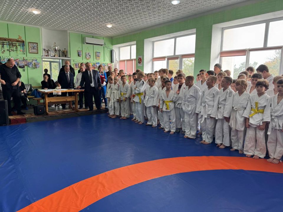 Антон Кравец: В с. Садовое вчера проходило открытое первенство Нижнегорского района по борьбе дзюдо, посвященное сразу двум замечательным праздникам: Дню отца и Всемирному дню дзюдо Антон Кравец: В с. Садовое вчера проходило открытое первенство Нижнегорского района по борьбе дзюдо, посвященное сразу двум замечательным праздникам: Дню отца и Всемирному дню дзюдо