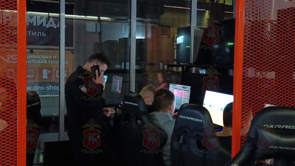 В Симферополе полицейские провели профилактические мероприятия по предупреждению беспризорности и безнадзорности среди несовершеннолетних