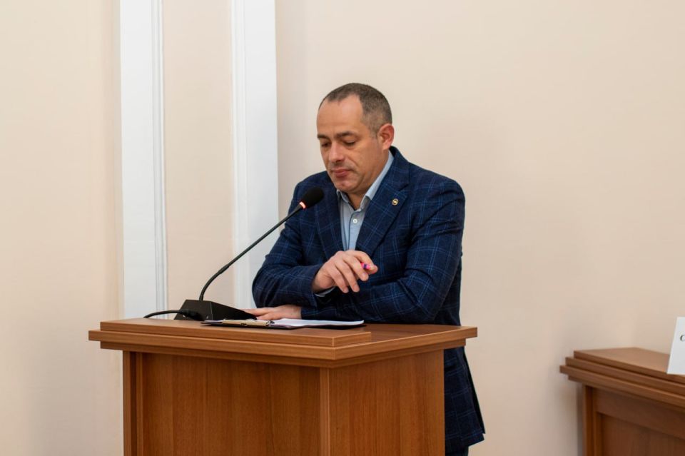 В Симферополе состоялось оперативно-хозяйственное совещание, в ходе которого руководители структурных подразделений отчитались о проделанной работе В Симферополе состоялось оперативно-хозяйственное совещание, в ходе которого руководители структурных подразделений отчитались о проделанной работе