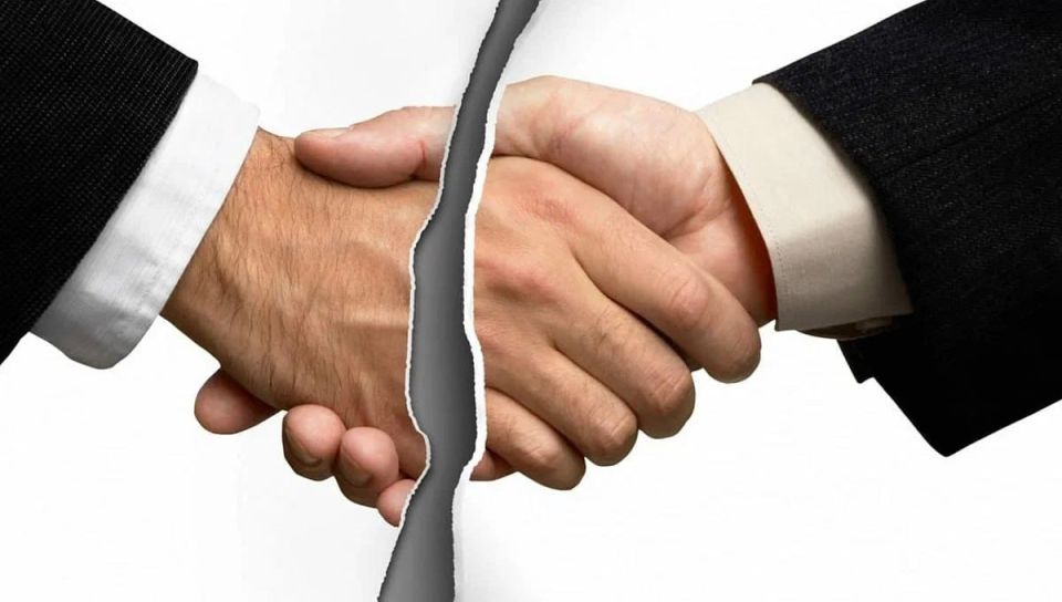 По представлению транспортного прокурора в связи с утратой доверия уволен сотрудник полиции