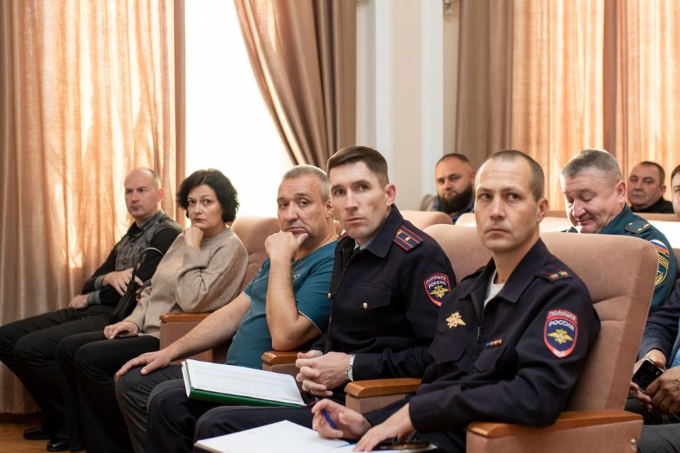 В Симферополе состоялось оперативно-хозяйственное совещание, в ходе которого руководители структурных подразделений отчитались о проделанной работе В Симферополе состоялось оперативно-хозяйственное совещание, в ходе которого руководители структурных подразделений отчитались о проделанной работе