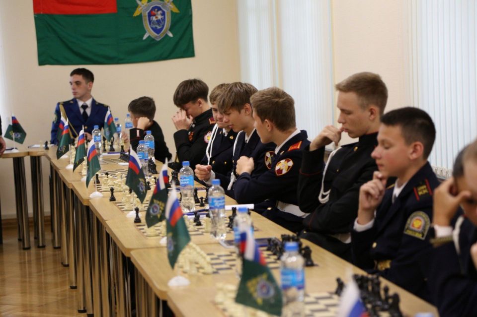 В спортивной школе по шахматам и шашкам имени Сергея Карякина был организован турнир для учащихся кадетских классов В спортивной школе по шахматам и шашкам имени Сергея Карякина был организован турнир для учащихся кадетских классов