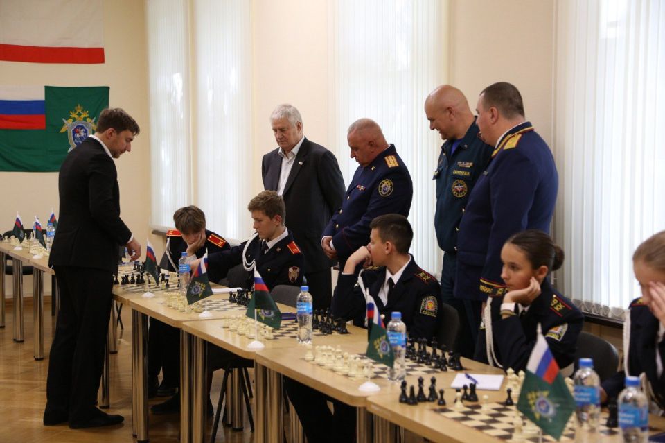 В спортивной школе по шахматам и шашкам имени Сергея Карякина был организован турнир для учащихся кадетских классов В спортивной школе по шахматам и шашкам имени Сергея Карякина был организован турнир для учащихся кадетских классов