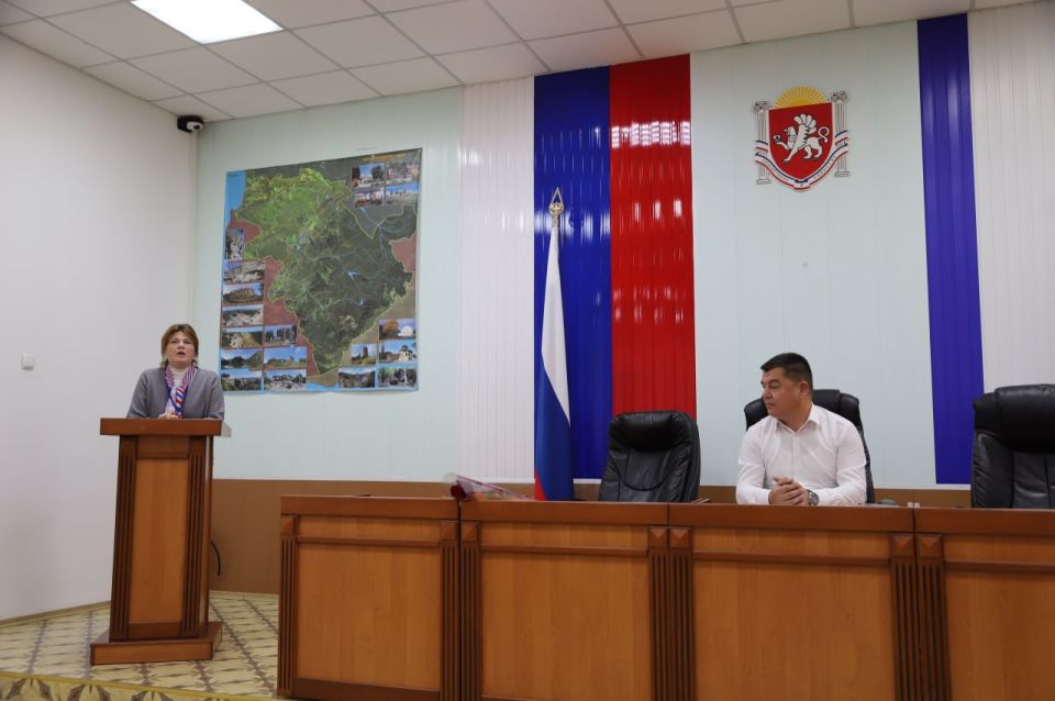 На аппаратном совещании начальник Бахчисарайского отделения «Крыммедстрах» Татьяна Игнатикова поделилась важными обновлениями в системе обязательного медицинского страхования (ОМС) На аппаратном совещании начальник Бахчисарайского отделения «Крыммедстрах» Татьяна Игнатикова поделилась важными обновлениями в системе обязательного медицинского страхования (ОМС)