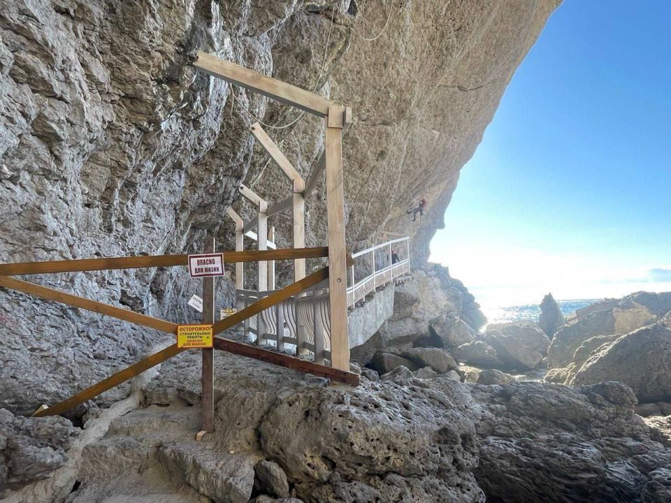 Кирилл Чебышев: В пгт. Новый Свет на тропе Голицына начали расчищать завалы