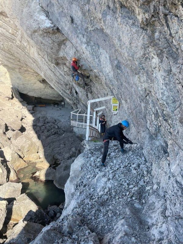 Кирилл Чебышев: В пгт. Новый Свет на тропе Голицына начали расчищать завалы Кирилл Чебышев: В пгт. Новый Свет на тропе Голицына начали расчищать завалы