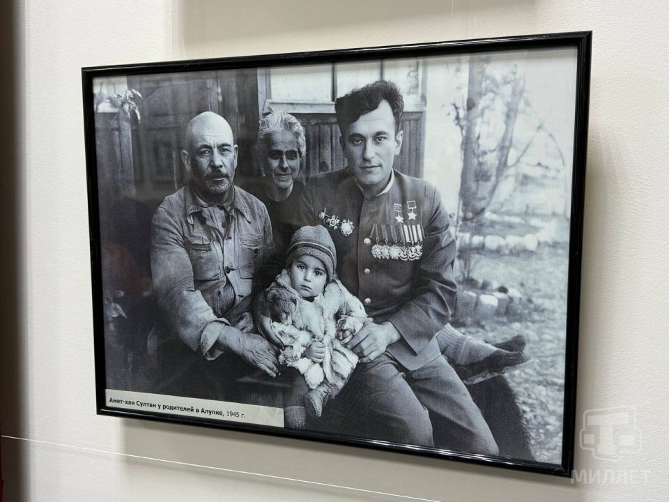 � ������ ������ �����������, ����������� 105-����� ������ ����� ���������� �����, ������-���������� ����-���� ������� � 80-����� ������ � ���