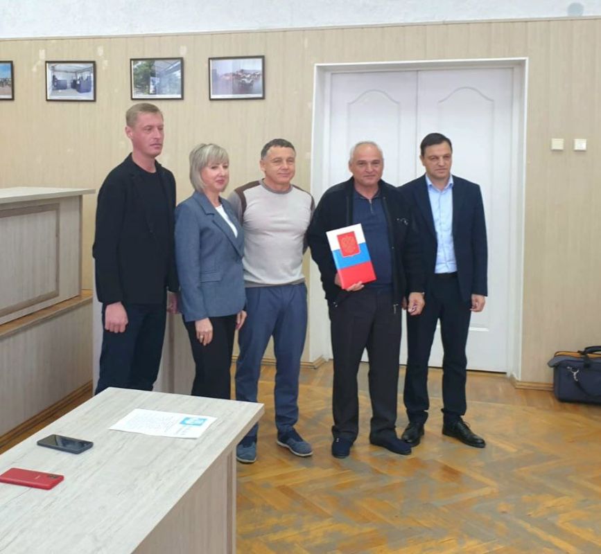 5 семей из числа реабилитированных народов Крыма стали обладателями собственного жилья 5 семей из числа реабилитированных народов Крыма стали обладателями собственного жилья
