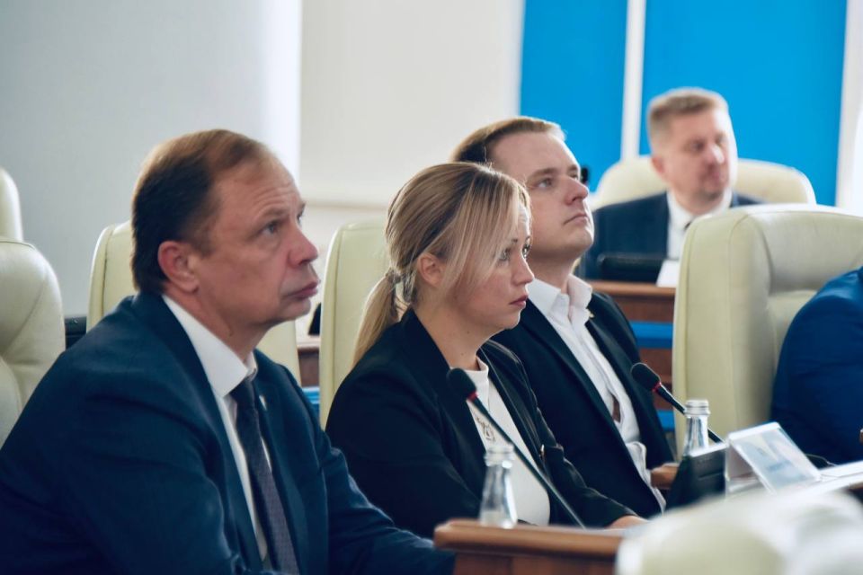 Владимир Немцев: И.о. директора Департамента образования Максим Юрьевич Кривонос представил информацию о реализации в 2024 году единой государственной политики в сфере образования Владимир Немцев: И.о. директора Департамента образования Максим Юрьевич Кривонос представил информацию о реализации в 2024 году единой государственной политики в сфере образования