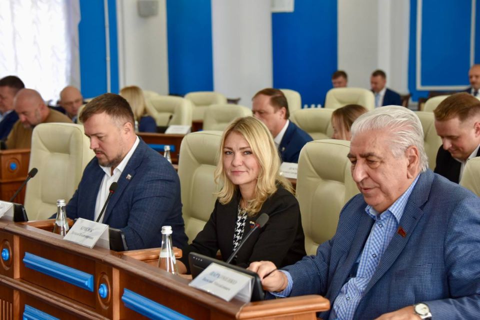 Владимир Немцев: И.о. директора Департамента образования Максим Юрьевич Кривонос представил информацию о реализации в 2024 году единой государственной политики в сфере образования Владимир Немцев: И.о. директора Департамента образования Максим Юрьевич Кривонос представил информацию о реализации в 2024 году единой государственной политики в сфере образования