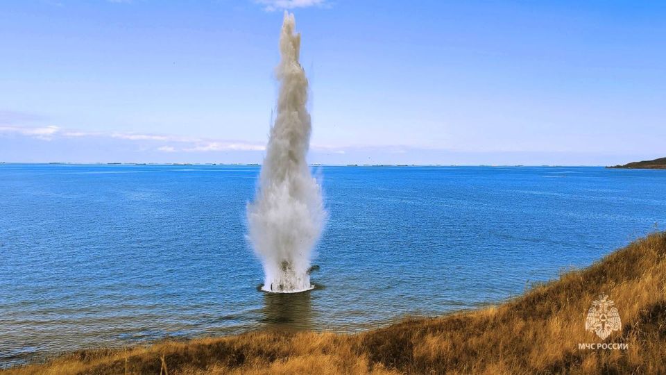 Пиротехники МЧС России обезвредили 26 взрывоопасных находок времен ВОВ в Азовском море Пиротехники МЧС России обезвредили 26 взрывоопасных находок времен ВОВ в Азовском море