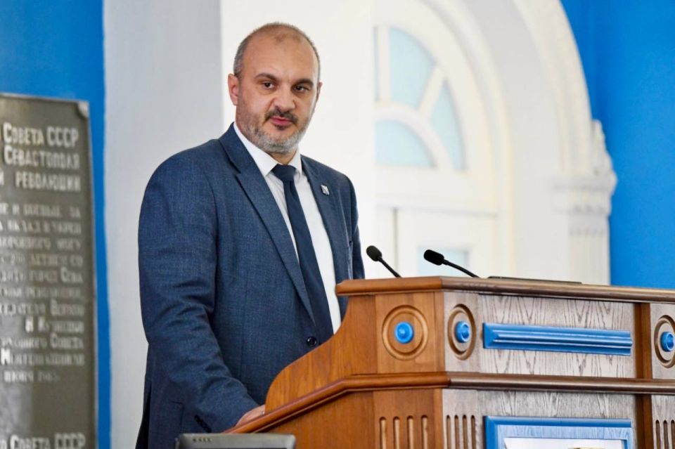 Владимир Немцев: И.о. директора Департамента образования Максим Юрьевич Кривонос представил информацию о реализации в 2024 году единой государственной политики в сфере образования Владимир Немцев: И.о. директора Департамента образования Максим Юрьевич Кривонос представил информацию о реализации в 2024 году единой государственной политики в сфере образования