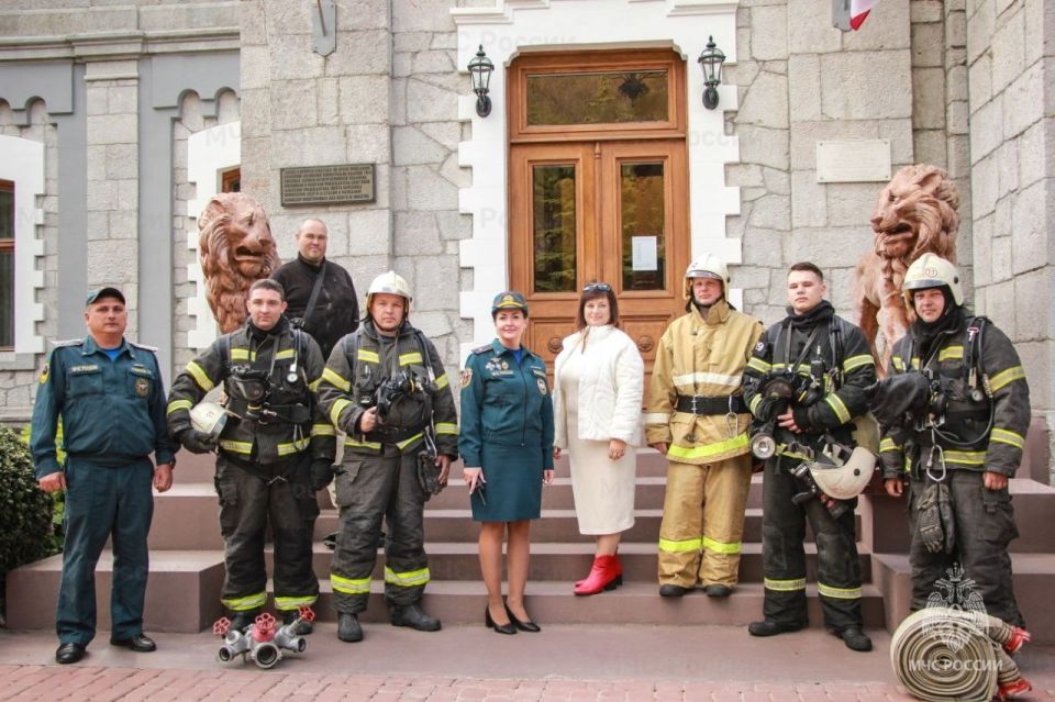 В "Юсуповском дворцово - парковом, садовом комплексе" ФГБУ "Комплекс "Крым" Управления делами Президента Российской Федерации ликвидировали условный пожар В "Юсуповском дворцово - парковом, садовом комплексе" ФГБУ "Комплекс "Крым" Управления делами Президента Российской Федерации ликвидировали условный пожар