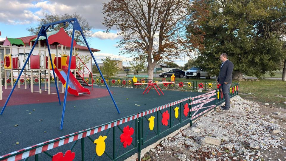 Антон Кравец: Провел мониторинг хода работ по установке детской игровой площадки в с.Новоивановка Антон Кравец: Провел мониторинг хода работ по установке детской игровой площадки в с.Новоивановка
