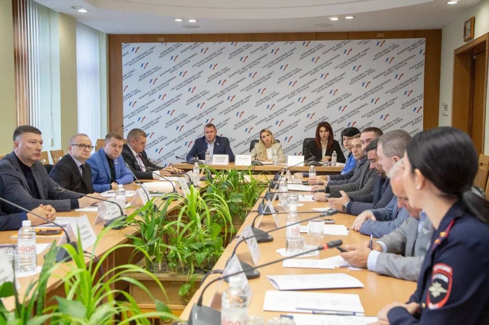 Анастасия Гридчина: В Государственном Совете Республики Крым состоялось заседание Комитета по народной дипломатии и межрегиональным связям, где ключевыми темами стали вопросы укрепления международного гуманитарного... Анастасия Гридчина: В Государственном Совете Республики Крым состоялось заседание Комитета по народной дипломатии и межрегиональным связям, где ключевыми темами стали вопросы укрепления международного гуманитарного...