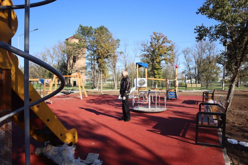Инна Федоренко: Выехала в парк с. Рощино. Работы по благоустройству закончены и подрядчик занимается устранением замечаний Инна Федоренко: Выехала в парк с. Рощино. Работы по благоустройству закончены и подрядчик занимается устранением замечаний