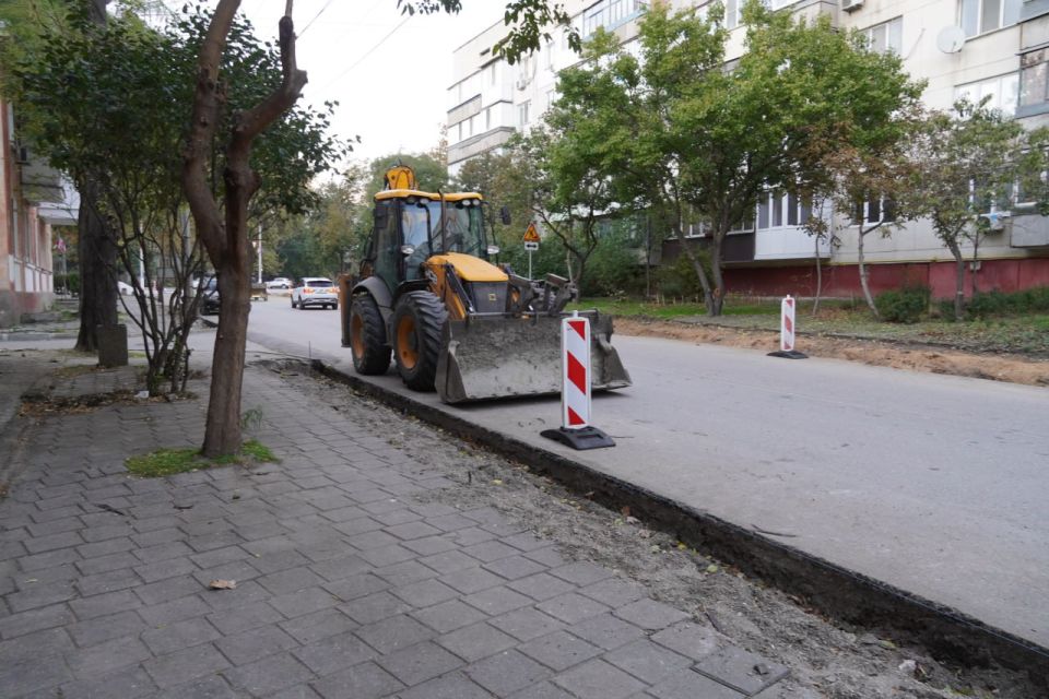 Глава администрации Керчи Олег Каторгин совместно с главой муниципального образования Денисом Колесником и представителями управляющей компании провели встречу с жителями пер Глава администрации Керчи Олег Каторгин совместно с главой муниципального образования Денисом Колесником и представителями управляющей компании провели встречу с жителями пер