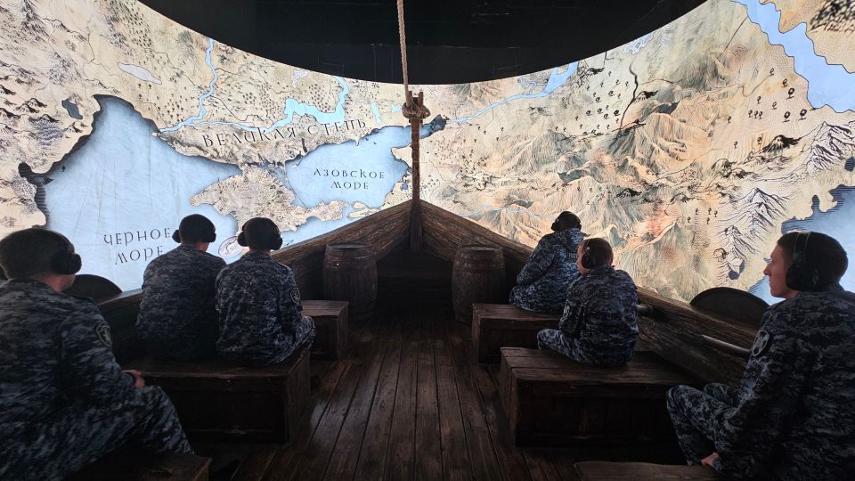 Росгвардейцы посетили новую экспозицию «Крестный отец» Росгвардейцы посетили новую экспозицию «Крестный отец»