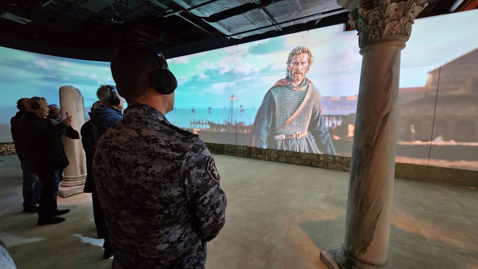 Росгвардейцы посетили новую экспозицию «Крестный отец» Росгвардейцы посетили новую экспозицию «Крестный отец»