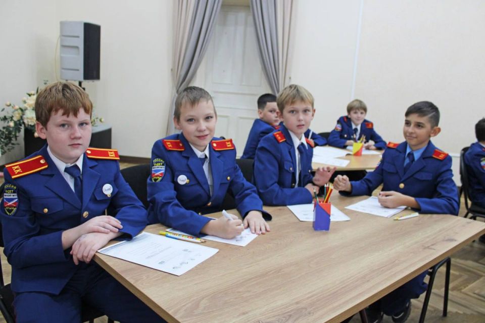 Сегодня на площадке ГБУ РК «Дом дружбы народов» прошла Всероссийская детская культурно-просветительская акция «Я-Россиянин» Сегодня на площадке ГБУ РК «Дом дружбы народов» прошла Всероссийская детская культурно-просветительская акция «Я-Россиянин»