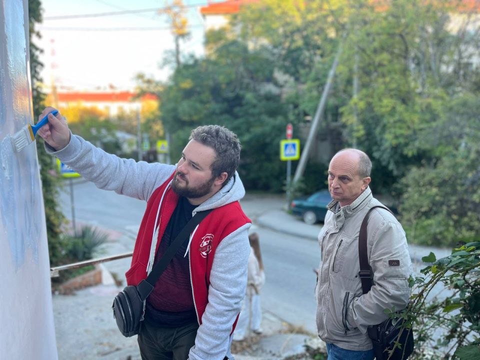В Севастополе сотрудники наркоконтроля провели акцию «Закрась опасность!» в рамках второго этапа Общероссийской акции «Сообщи, где торгуют смертью!»
