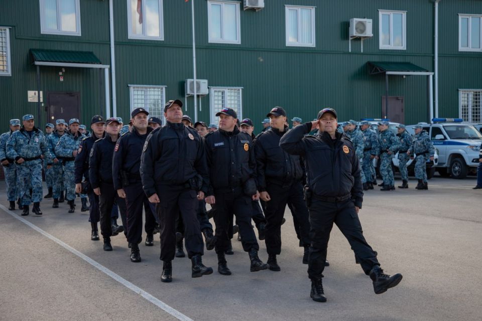 В Управлении МВД России по г. Севастополю состоялся ежегодный строевой смотр служб и подразделений В Управлении МВД России по г. Севастополю состоялся ежегодный строевой смотр служб и подразделений