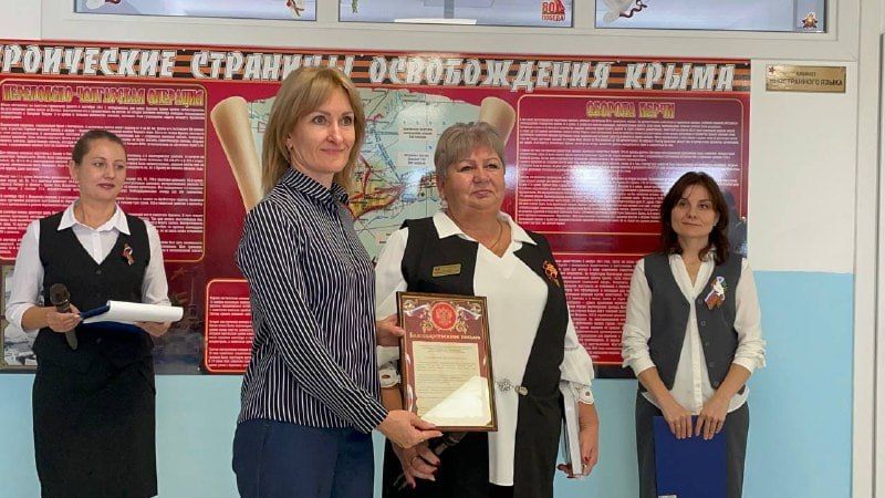 Первый заместитель главы администрации Бахчисарайского района Энвер Аблаев принял участие в торжественном открытии историко-этнографического музея «Наследие поколений» МБОУ «Маловидненская средняя общеобразовательная школа... Первый заместитель главы администрации Бахчисарайского района Энвер Аблаев принял участие в торжественном открытии историко-этнографического музея «Наследие поколений» МБОУ «Маловидненская средняя общеобразовательная школа...