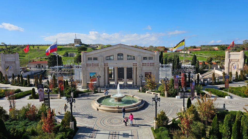 Росгвардейцы посетили новую экспозицию «Крестный отец» Росгвардейцы посетили новую экспозицию «Крестный отец»