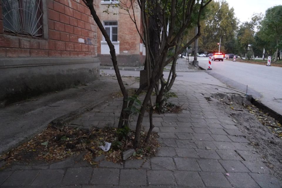 Глава администрации Керчи Олег Каторгин совместно с главой муниципального образования Денисом Колесником и представителями управляющей компании провели встречу с жителями пер Глава администрации Керчи Олег Каторгин совместно с главой муниципального образования Денисом Колесником и представителями управляющей компании провели встречу с жителями пер