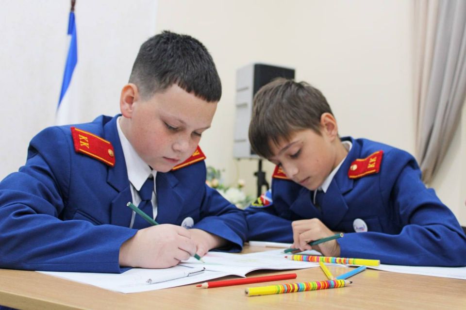 Сегодня на площадке ГБУ РК «Дом дружбы народов» прошла Всероссийская детская культурно-просветительская акция «Я-Россиянин» Сегодня на площадке ГБУ РК «Дом дружбы народов» прошла Всероссийская детская культурно-просветительская акция «Я-Россиянин»