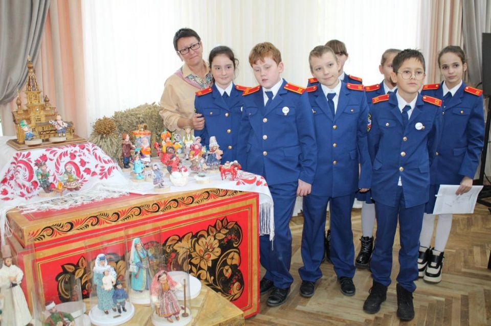 Сегодня на площадке ГБУ РК «Дом дружбы народов» прошла Всероссийская детская культурно-просветительская акция «Я-Россиянин» Сегодня на площадке ГБУ РК «Дом дружбы народов» прошла Всероссийская детская культурно-просветительская акция «Я-Россиянин»