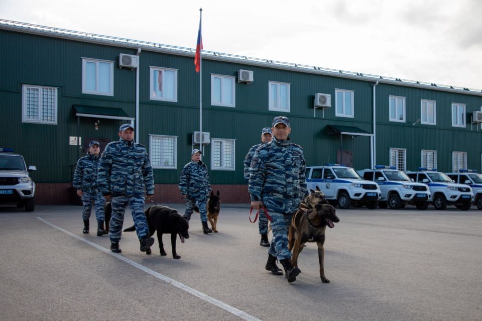 В Управлении МВД России по г. Севастополю состоялся ежегодный строевой смотр служб и подразделений В Управлении МВД России по г. Севастополю состоялся ежегодный строевой смотр служб и подразделений