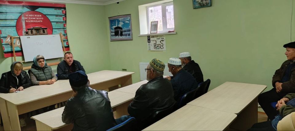 Денис Олейник: Сегодня совместно с председателем Раздольненского районного совета Татьяной Вышинской, помощником главы Администрации по вопросам межнациональных отношений Людмилой Мирошниченко провели рабочую встречу с...