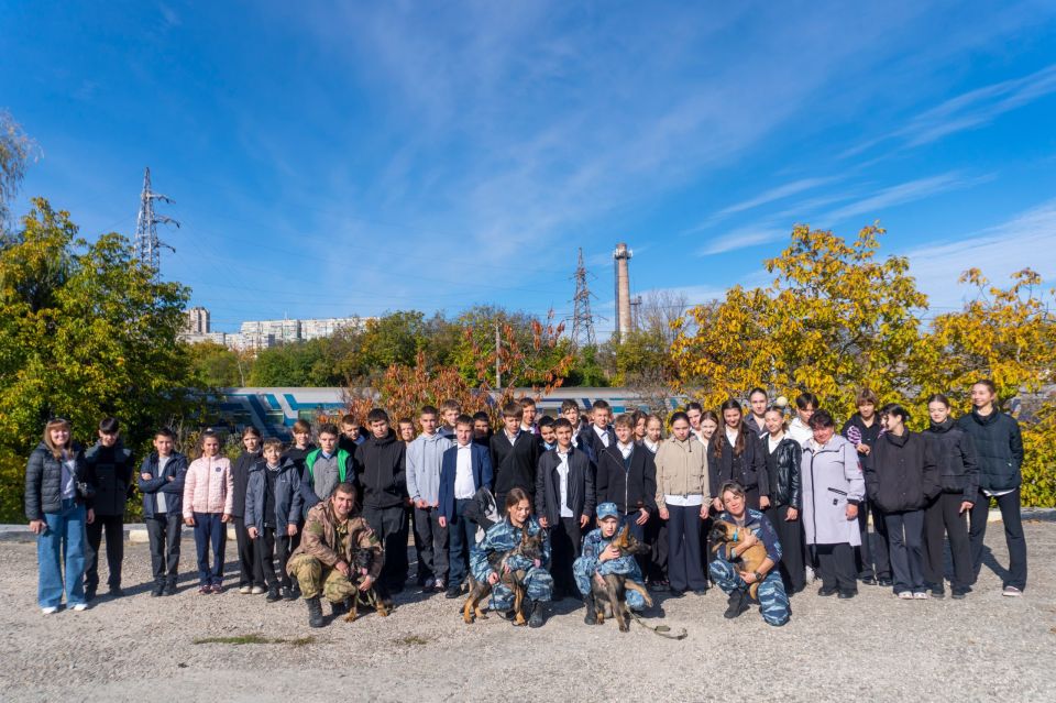 Крымские школьники открыли для себя мир кинологии Крымские школьники открыли для себя мир кинологии