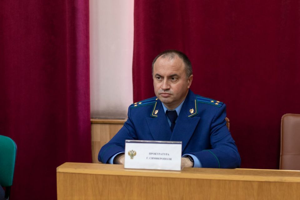 В Симферополе прошла внеочередная сессия городского совета В Симферополе прошла внеочередная сессия городского совета